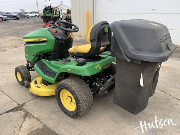 Image of John Deere X304 equipment image 3