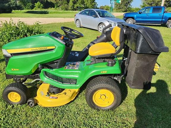 Image of John Deere X304 Image 0