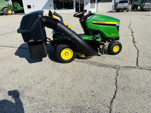 Image of John Deere X304 equipment image 2
