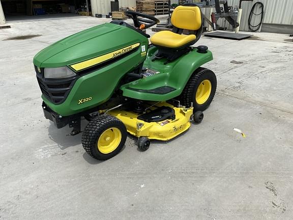 2015 John Deere X320 Equipment Image0