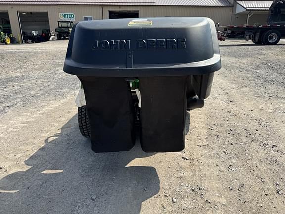 Image of John Deere X320 equipment image 3