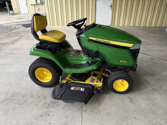 Image of John Deere X320 equipment image 4