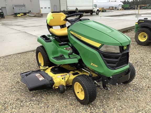 Image of John Deere X320 equipment image 1