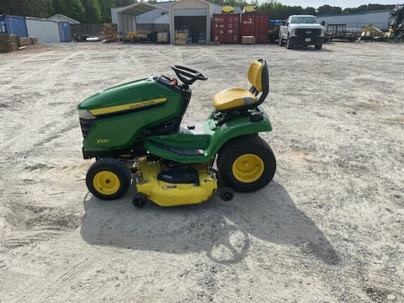 Image of John Deere X320 equipment image 1