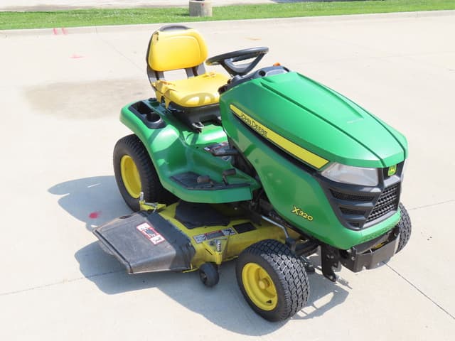 Image of John Deere X320 equipment image 2