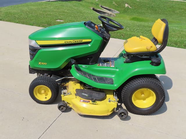 Image of John Deere X320 equipment image 4