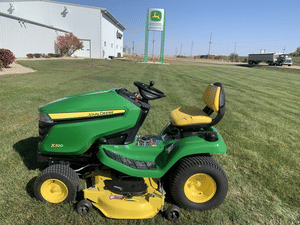 2015 John Deere X320 Image