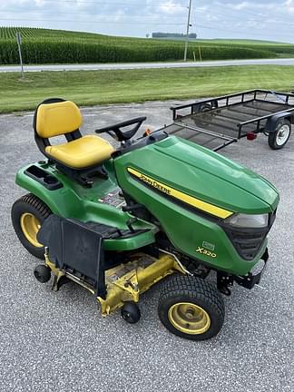 Image of John Deere X320 equipment image 2