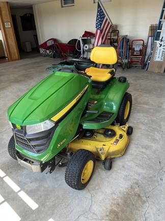 Image of John Deere X320 Image 0