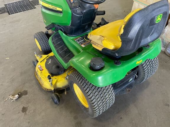 Image of John Deere X320 equipment image 3