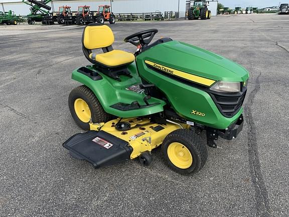 Image of John Deere X320 equipment image 1