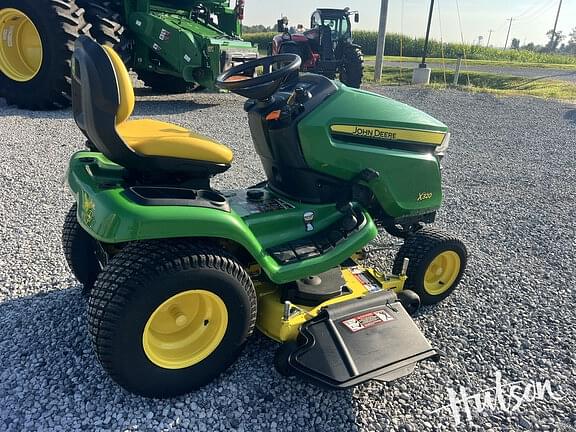 Image of John Deere X320 equipment image 3
