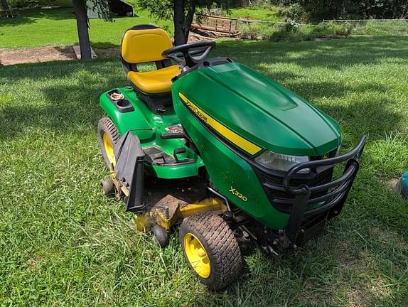 Image of John Deere X320 equipment image 3