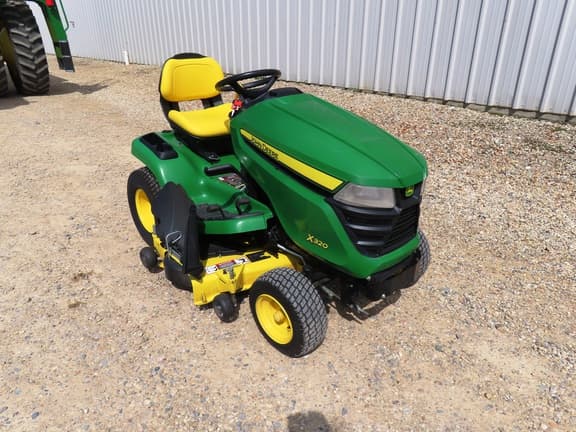 Image of John Deere X320 equipment image 3