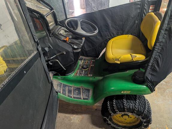 Image of John Deere X324 equipment image 1