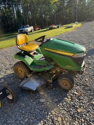 2015 John Deere X324 Equipment Image0