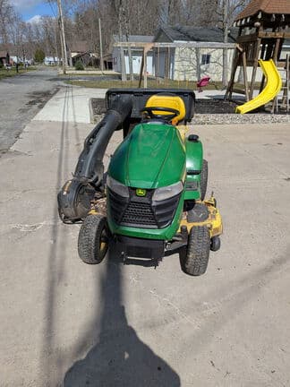 Image of John Deere X324 Image 1