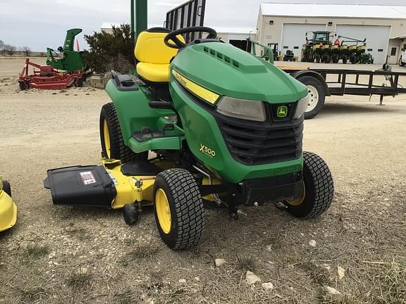 Image of John Deere X500 equipment image 4