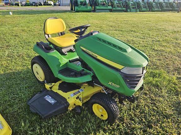 Image of John Deere X500 equipment image 1