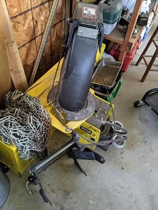 Image of John Deere X500 equipment image 3