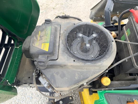 Image of John Deere X530 equipment image 4