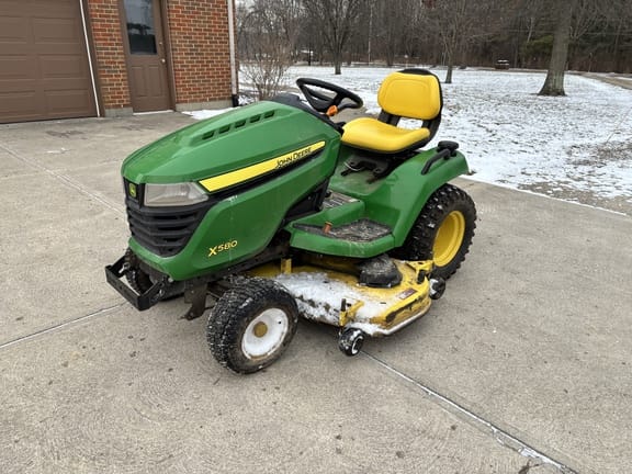 2015 John Deere X580 Equipment Image0