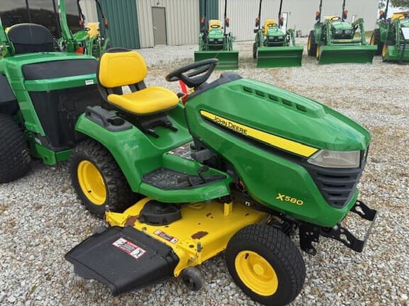 Image of John Deere X580 equipment image 1