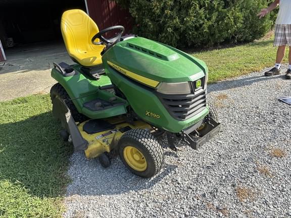 Image of John Deere X590 equipment image 4