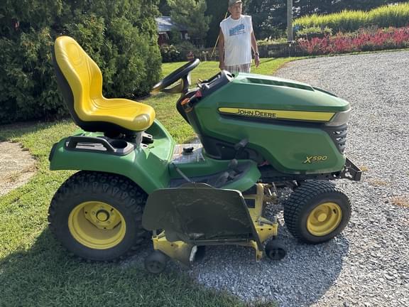 Image of John Deere X590 equipment image 2