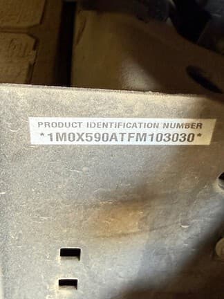 Image of John Deere X590 equipment image 3
