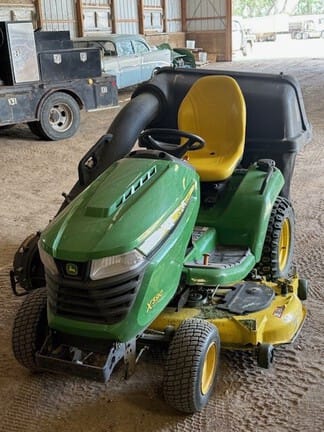 2015 John Deere X590 Equipment Image0
