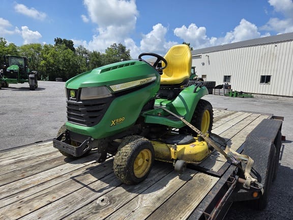 2015 John Deere X590 Equipment Image0