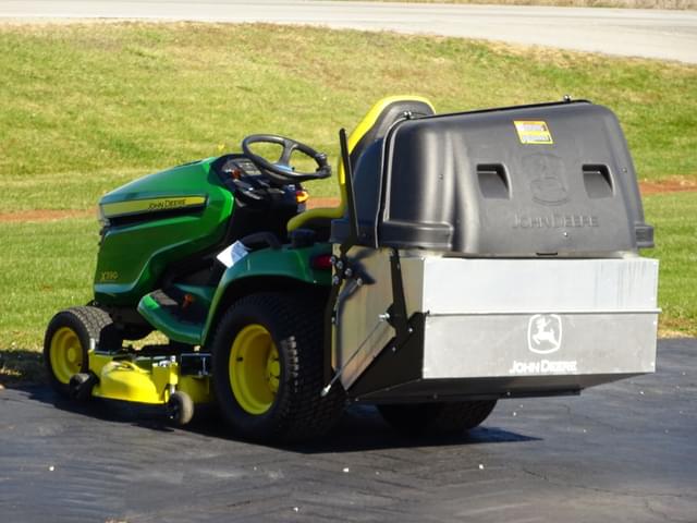 Image of John Deere X590 equipment image 4