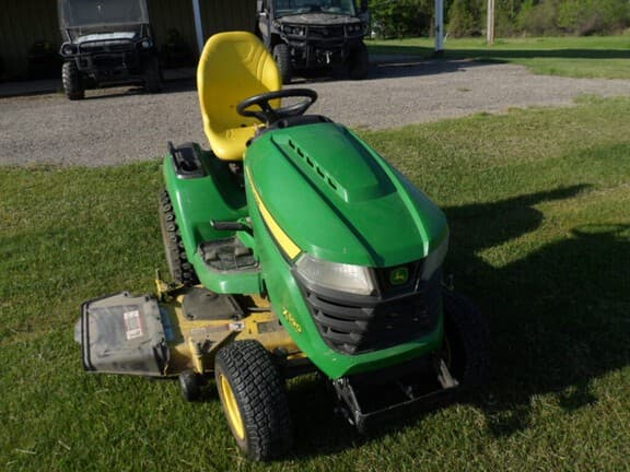 Image of John Deere X590 equipment image 2