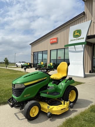 Image of John Deere X590 equipment image 4