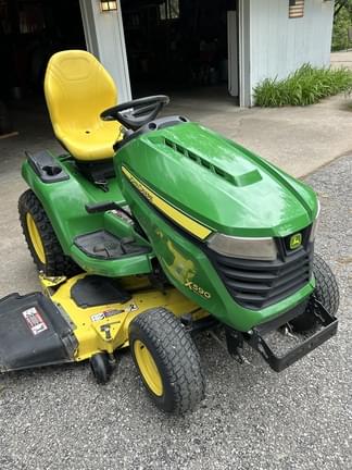 Image of John Deere X590 equipment image 4