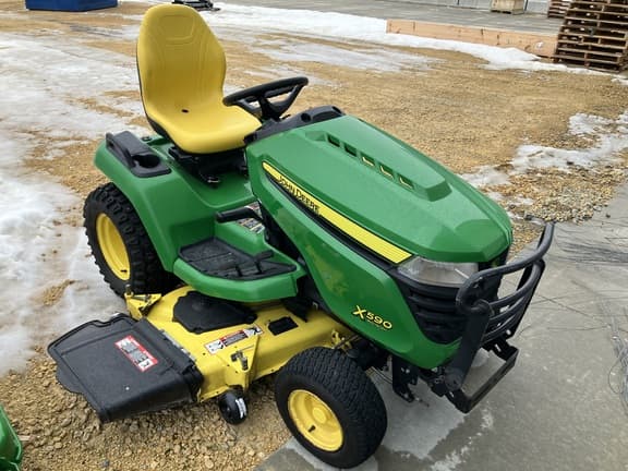 Image of John Deere X590 equipment image 1