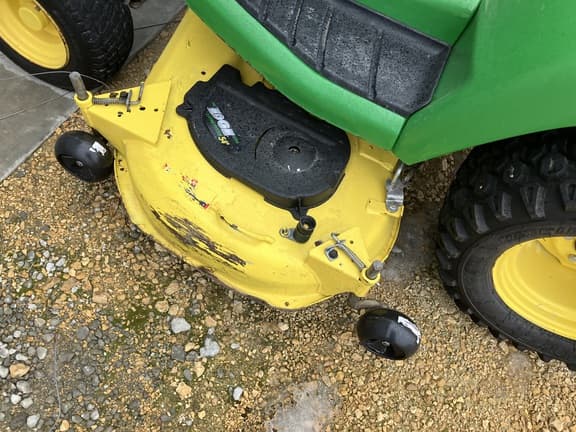 Image of John Deere X590 equipment image 4