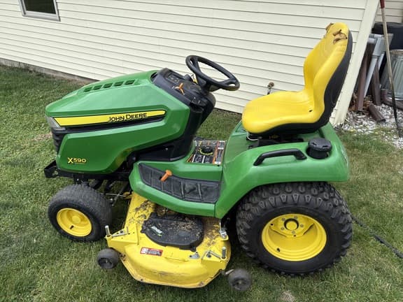 Image of John Deere X590 equipment image 1