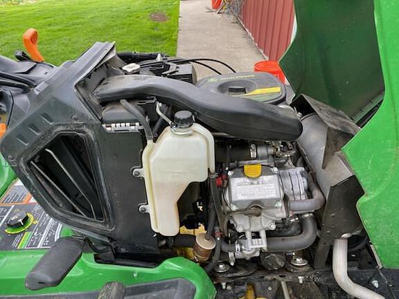 Image of John Deere X710 equipment image 3
