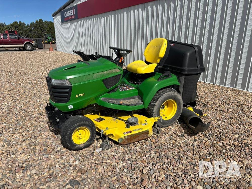 Main image John Deere X710