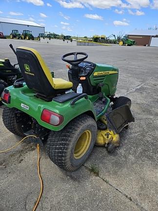 Image of John Deere X720 equipment image 2