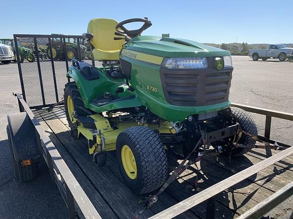 Image of John Deere X730 equipment image 3