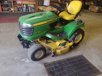 Main image John Deere X730