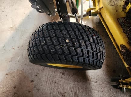 Image of John Deere X730 equipment image 4