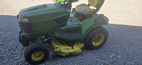 Image of John Deere X730 equipment image 1