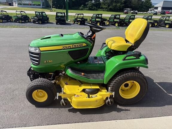 Image of John Deere X730 equipment image 4