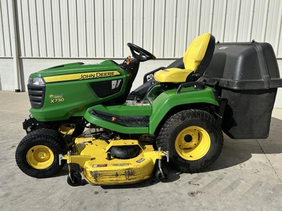 Image of John Deere X730 equipment image 1