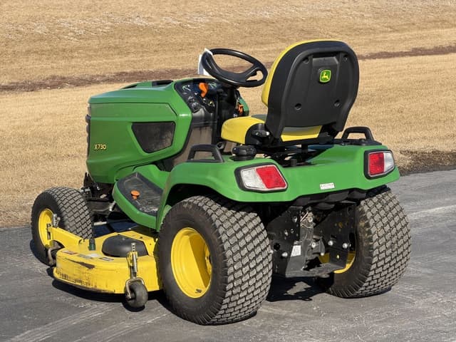 Image of John Deere X730 equipment image 4