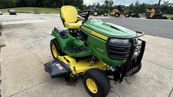 Image of John Deere X730 equipment image 4